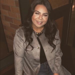 Meet your Posher, Aimee